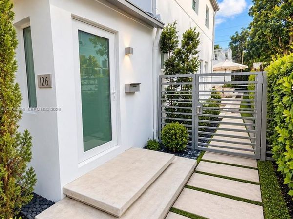 126 NE 43rd St, Unit 2, Miami, FL 33137