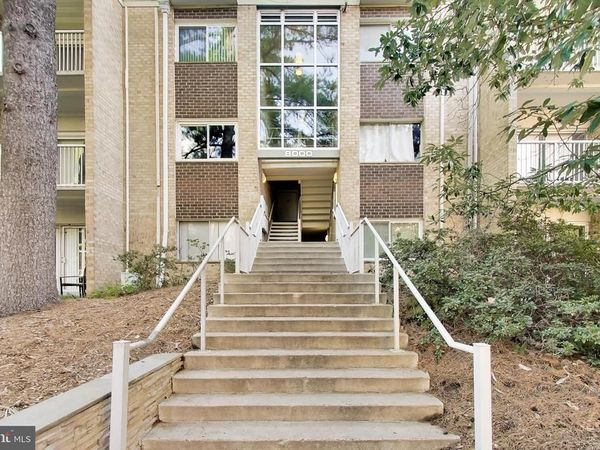 8000 CHANUTE PLACE, Unit 15, FALLS CHURCH, VA 22042