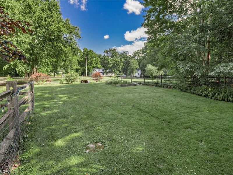 15879 Hemlock Road, Chagrin Falls, OH 44022 Photo 37