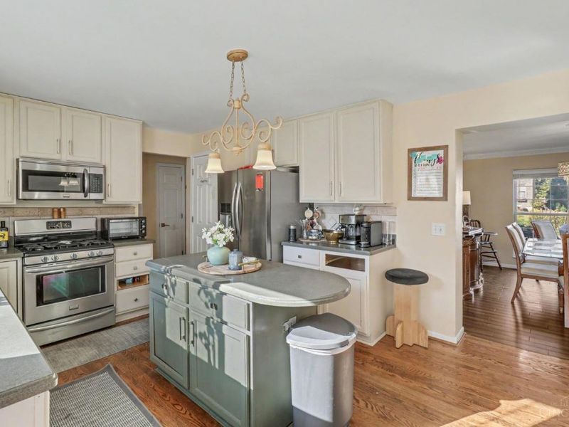 183 Feist Manor Drive, Delhi Township, OH 45238 Photo 7