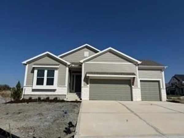 3347 SW Arborun Drive, Lee's Summit, MO 64082