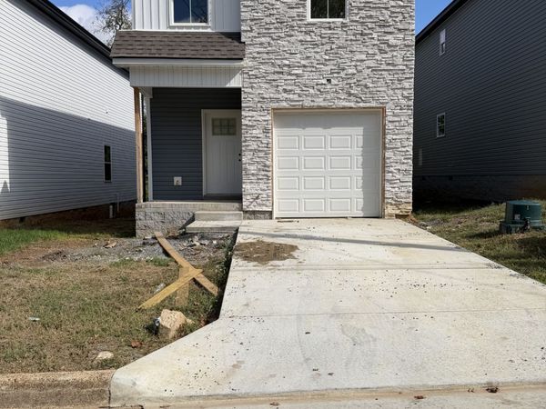 815 Gracey Ave , Clarksville, TN 37040