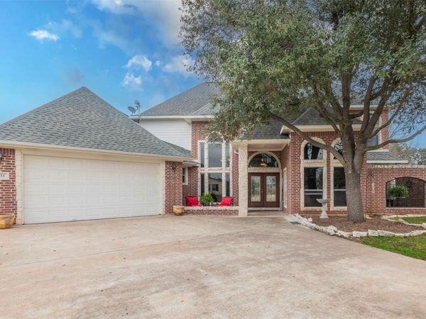 333 Wesley RDG, Spicewood, TX 78669