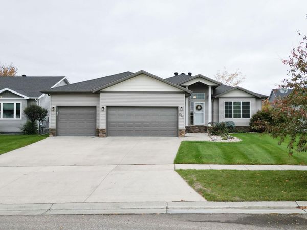 222 30th Avenue E, West Fargo, ND 58078