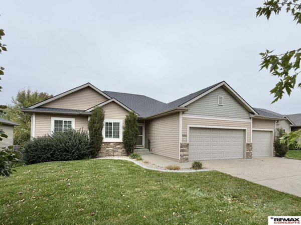 8560 Remi Court, Lincoln, NE 68526
