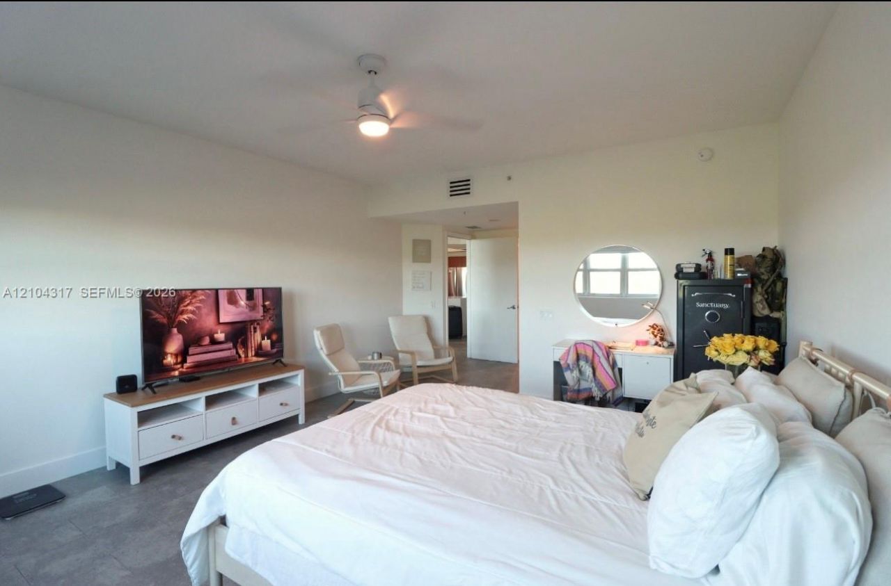 14951 Royal Oaks Ln , Unit 706, North Miami, FL 33181 Photo