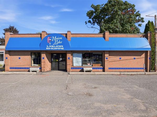 2515 Union Lake Road , Commerce Township, Mi 48382