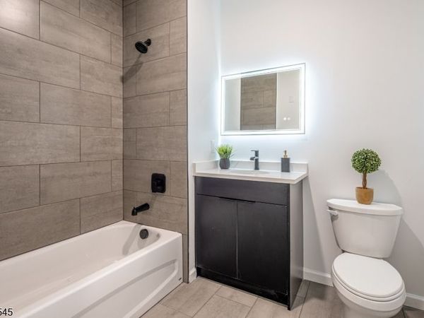 15 S. 13th St, Unit 303, Newark, NJ 07107