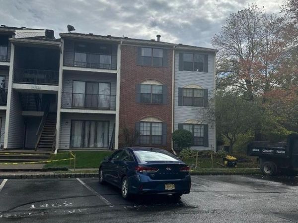 21 Kite Ct, Lawrence, NJ 08648