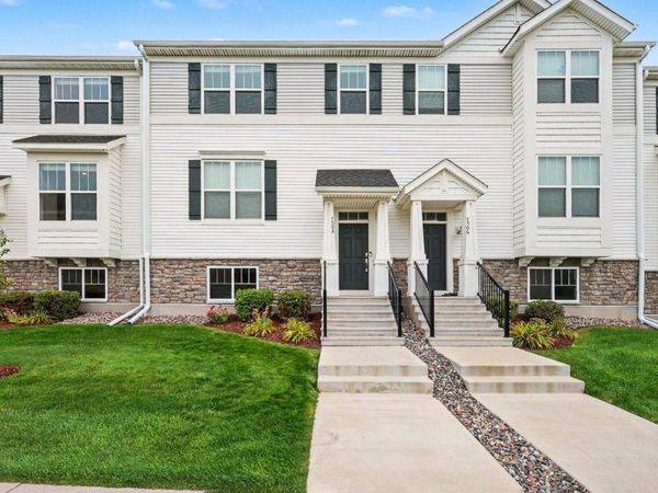 7508 38th Street N, Oakdale, MN 55128