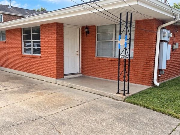 2502 PLAZA Drive , Chalmette, LA 70043
