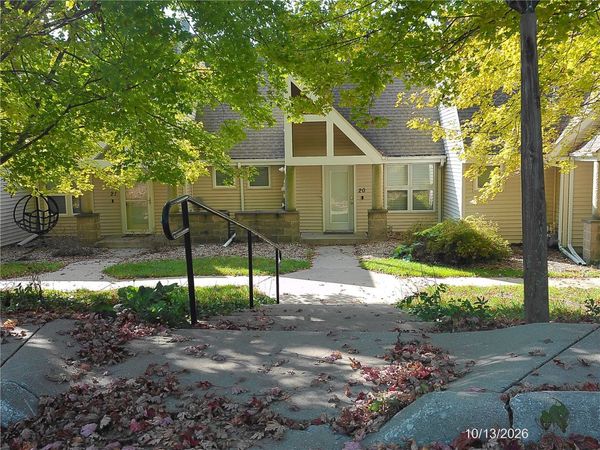 425 27th Street , Unit 20, Amana, IA 52203