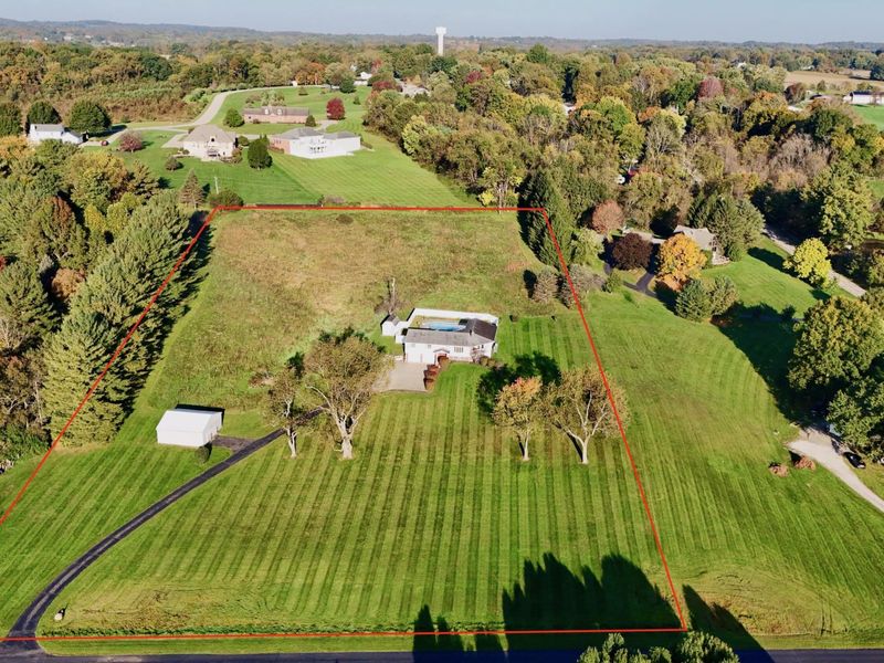 3023 Valley View Road NE, Lancaster, OH 43130 Photo 2