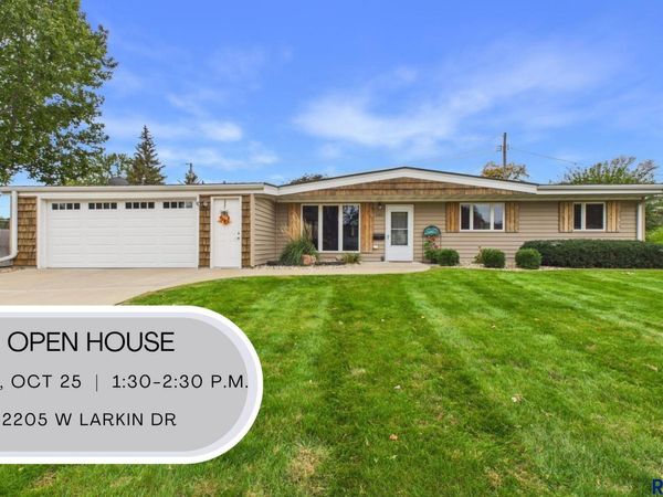 2205 W Larkin Dr, Sioux Falls, SD 57105