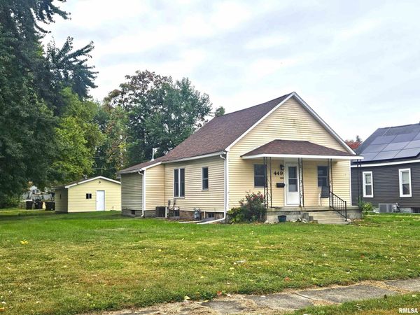 449 9th Street, Lincoln, IL 62656