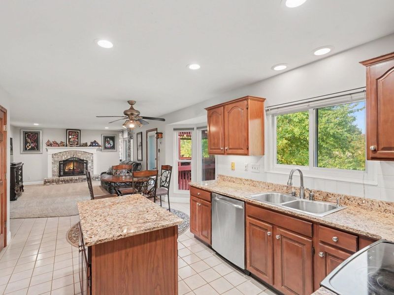 2212 Forest Pond Drive, Hebron, KY 41048 Photo 9