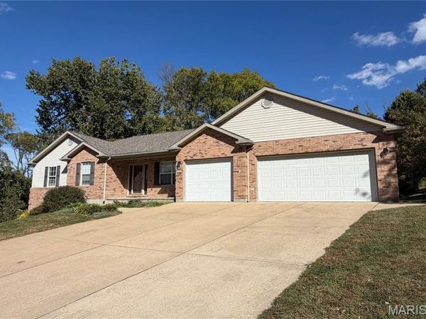 437 Cherie Court, Washington, MO 63090
