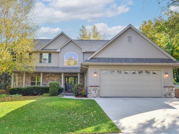 933 Juniper LANE, Hartford, WI 53027