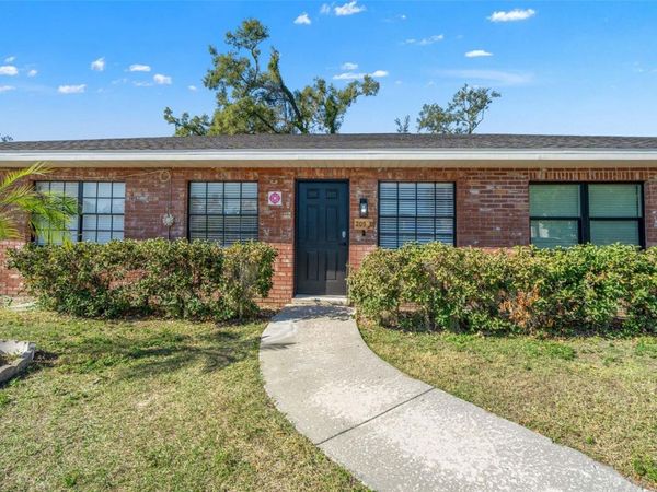 205 S GLENDALE DRIVE , Unit B, BRANDON, FL 33511
