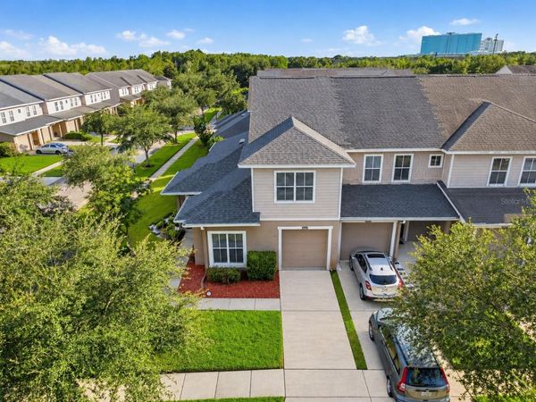 8011 DOWN ROYAL ROAD, TAMPA, FL 33610