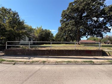 3915 Malcolm X Boulevard , Dallas, TX 75215