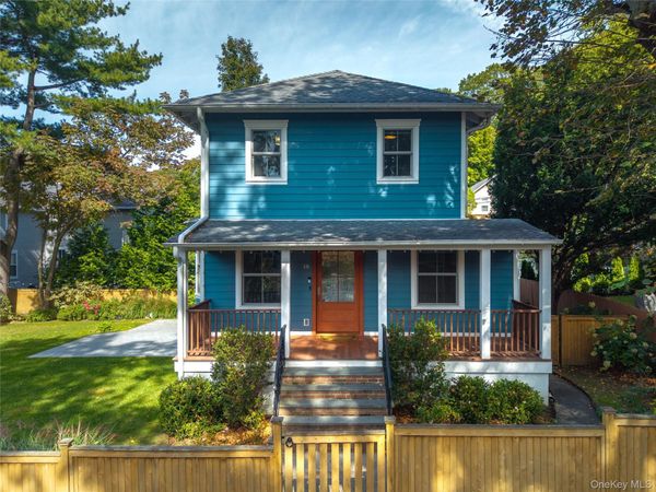 18 20th Avenue , Sea Cliff, NY 11579