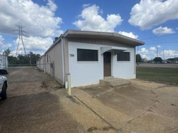 708 Crossover Road, Tupelo, MS 38801