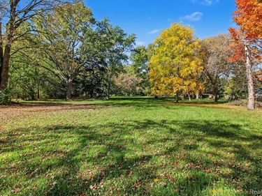 213 N Elms Road , Flushing, Mi 48433