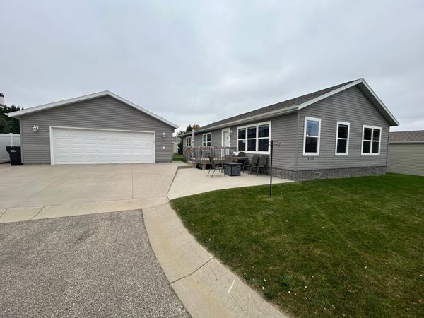 4319 Daffodil Avenue SE, Rochester, MN 55904