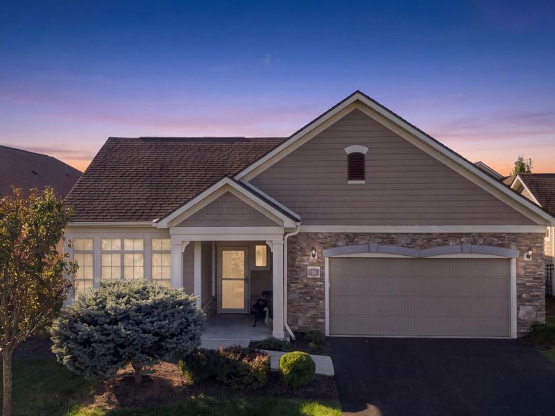 71 Courtyard Crossing Drive, Powell, OH 43065 Photo 2