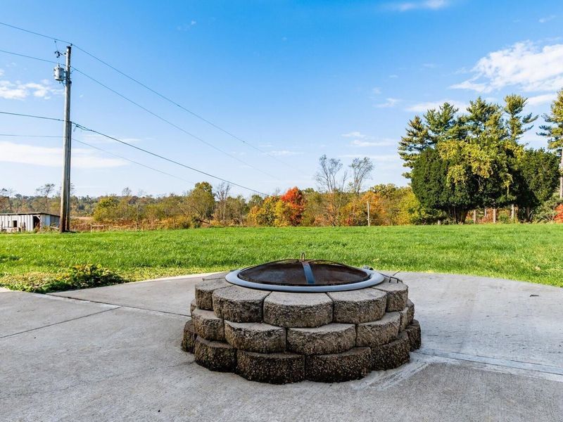 7957 Black Avenue , Cambridge, OH 43725 Photo 53