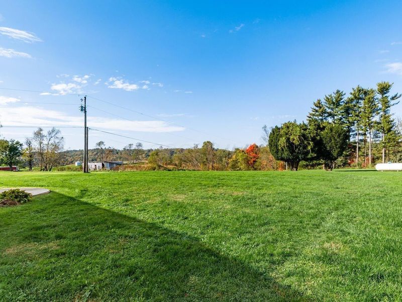 7957 Black Avenue , Cambridge, OH 43725 Photo 62