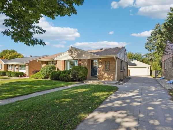 7020 W Bennett AVENUE, Milwaukee, WI 53219