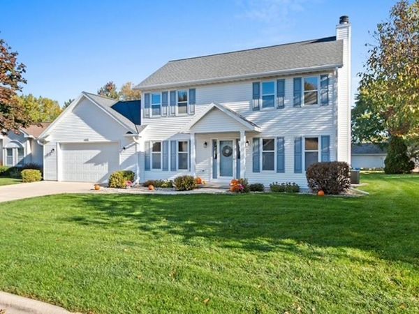 1957 PIKE LANE, De Pere, WI 54115