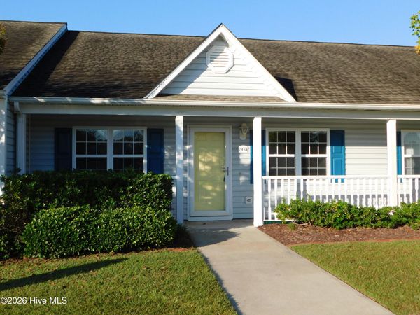 303 Courtyard E, Unit 303, Beaufort, NC 28516