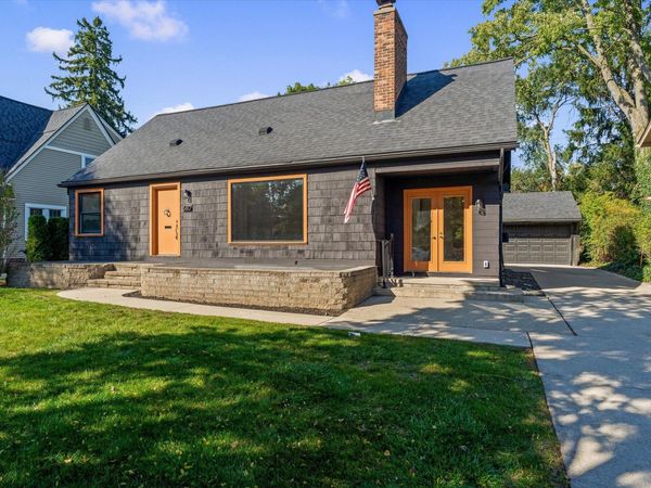680 W Lincoln Street, Birmingham, MI 48009