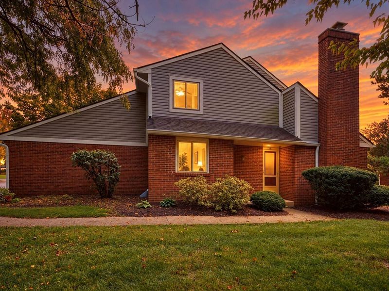 115 Corbins Mill Drive , Dublin, OH 43017 Photo 2