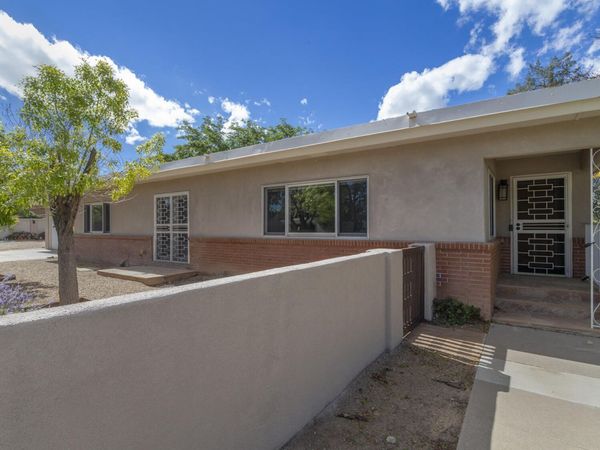 1621 Stanford Drive NE, Albuquerque, NM 87106