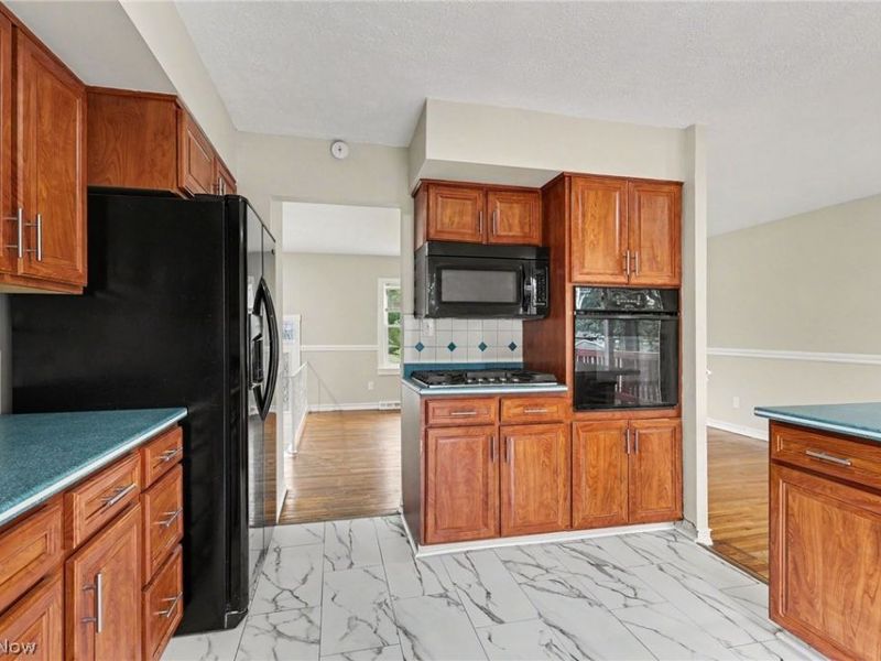 25146 Antler Drive, North Olmsted, OH 44070 Photo 14