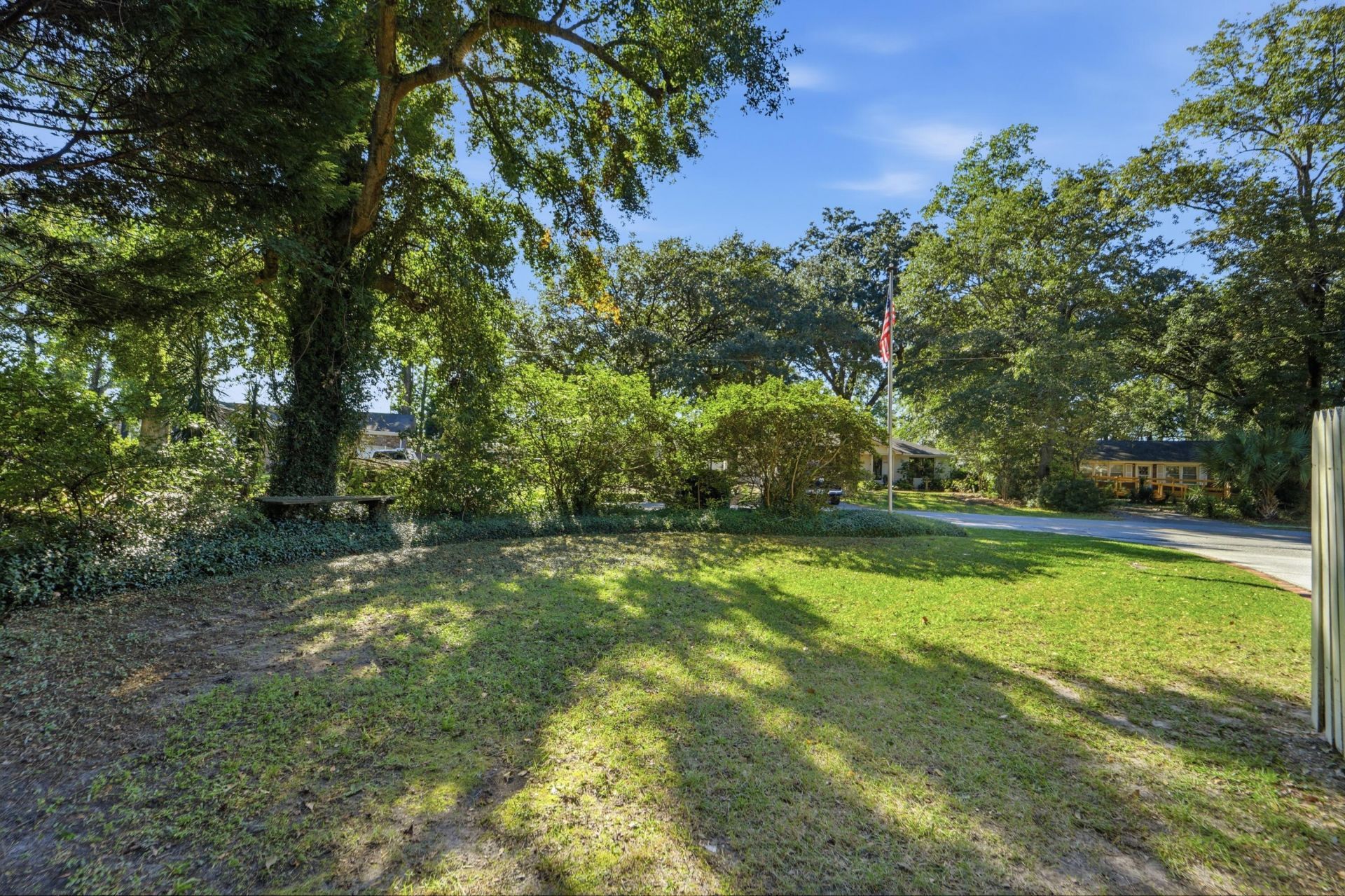 1551 Salisbury Street Photo 32