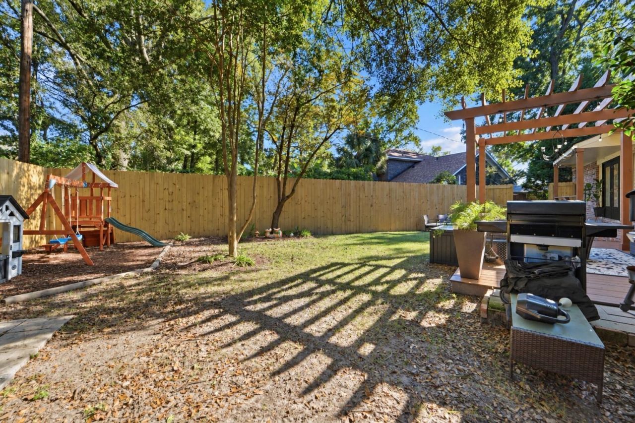 1551 Salisbury Street Photo 40