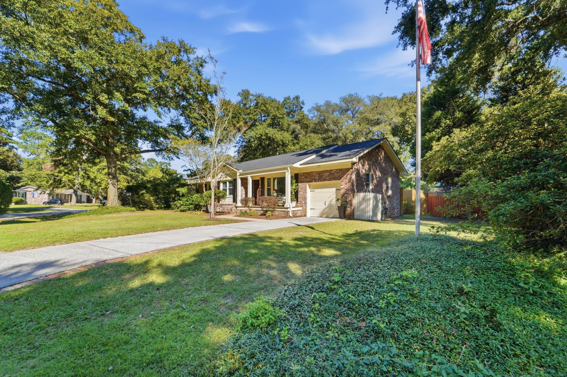 1551 Salisbury Street Photo 42
