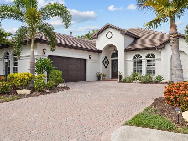 7622 DESERT INN WAY , LAKEWOOD RANCH, FL 34202
