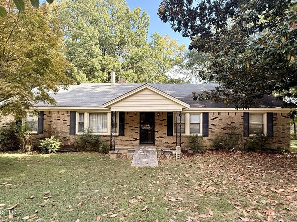 5600 Twin Lakes Drive, Horn Lake, MS 38637