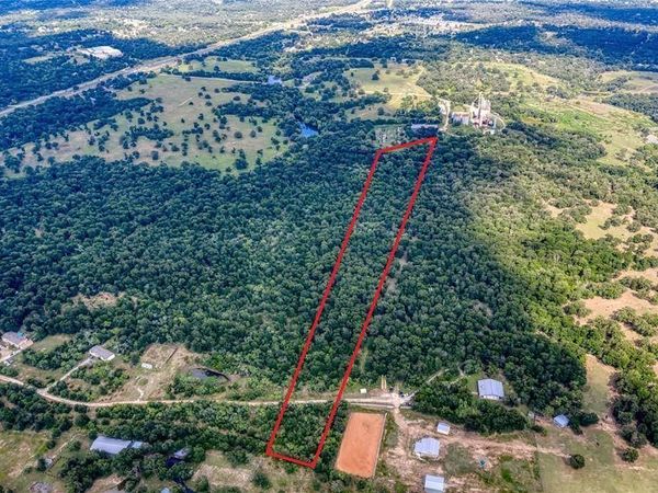 000 Fawn Ridge RD, Cedar Creek, TX 78612