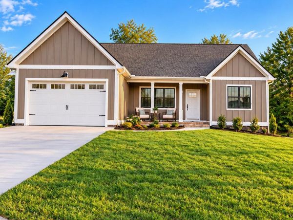 14 Olde Oak Court, Hendersonville, NC 28792