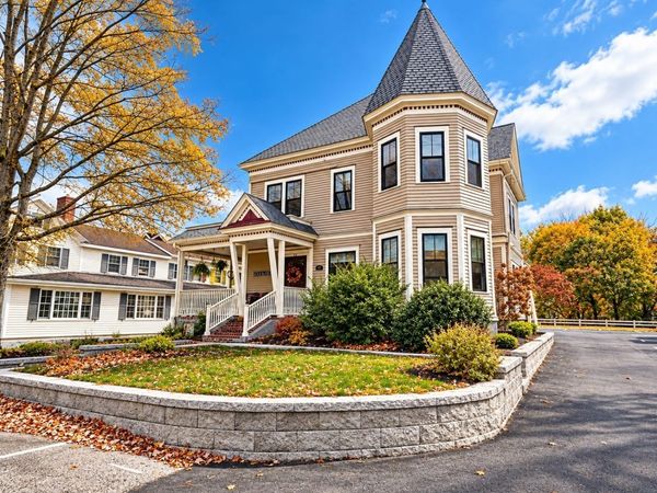 24 Chelmsford St, Chelmsford, MA 01824
