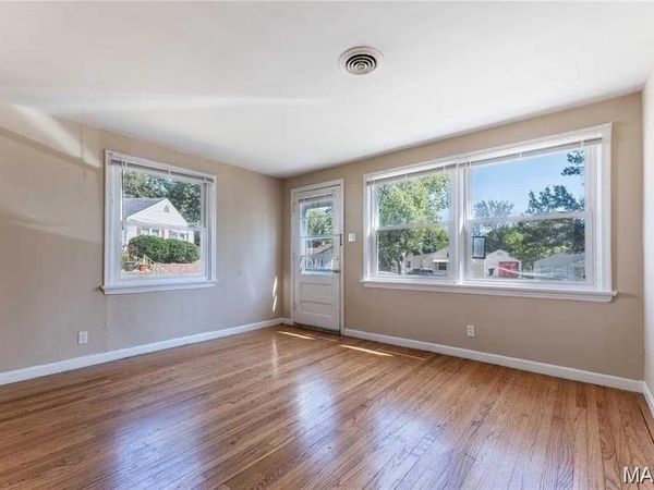 1207 San Jacinto, St Louis, MO 63139