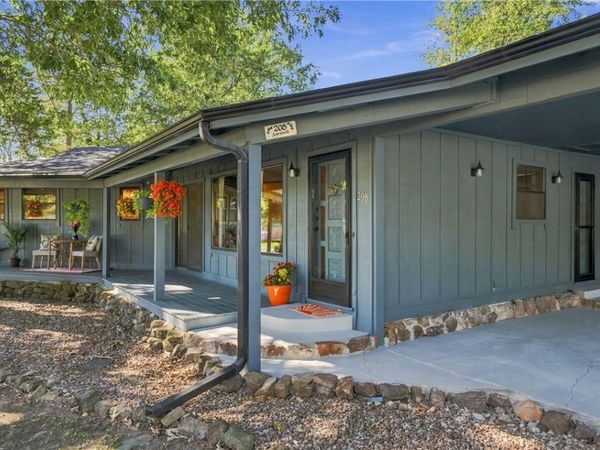 208 Kingswood Drive, Mountain Home, AR 72653