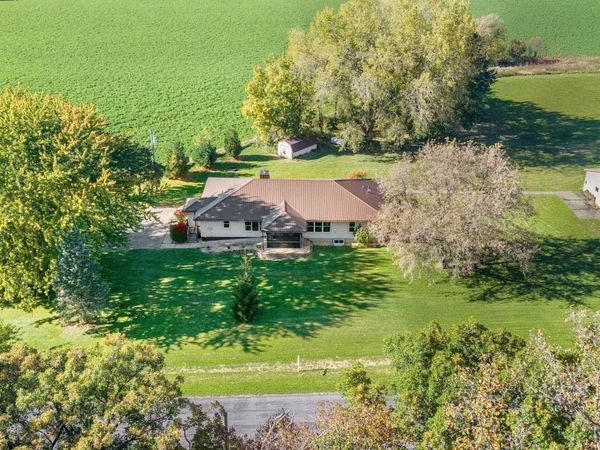 1642 Greenway Road, Sun Prairie, WI 53590